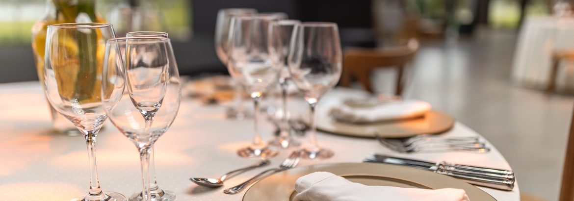 Mesa montada para el banquete