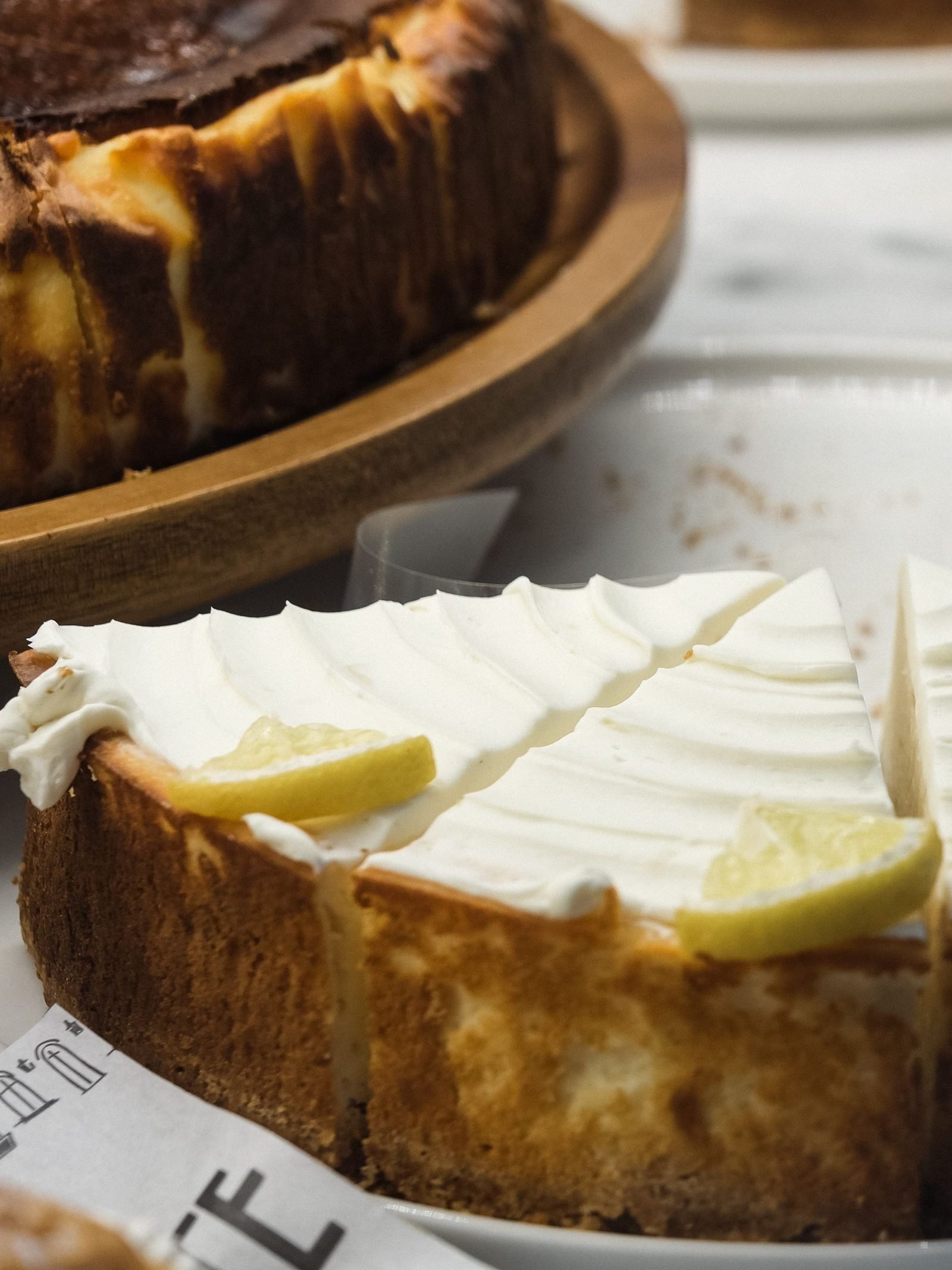 Porción de tarta de queso
